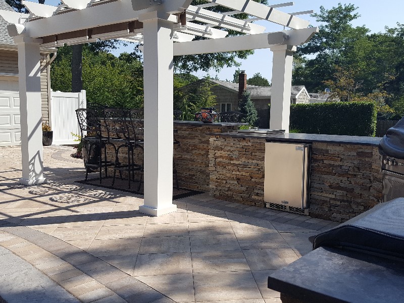 patio with bar and pergola